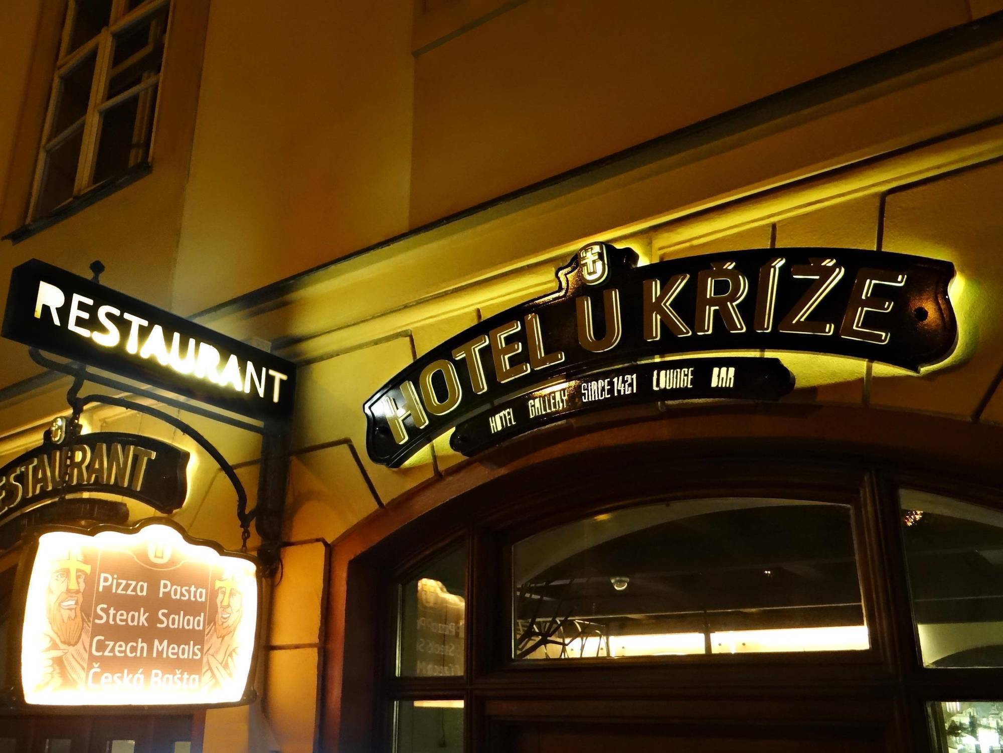 פראג Hotel U Krize מראה חיצוני תמונה